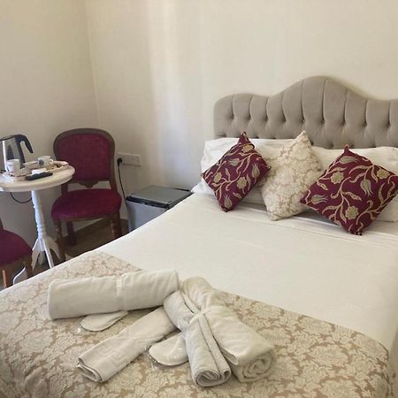 Lord'S Residence Boutique Hotel ไคริเนีย ภายนอก รูปภาพ
