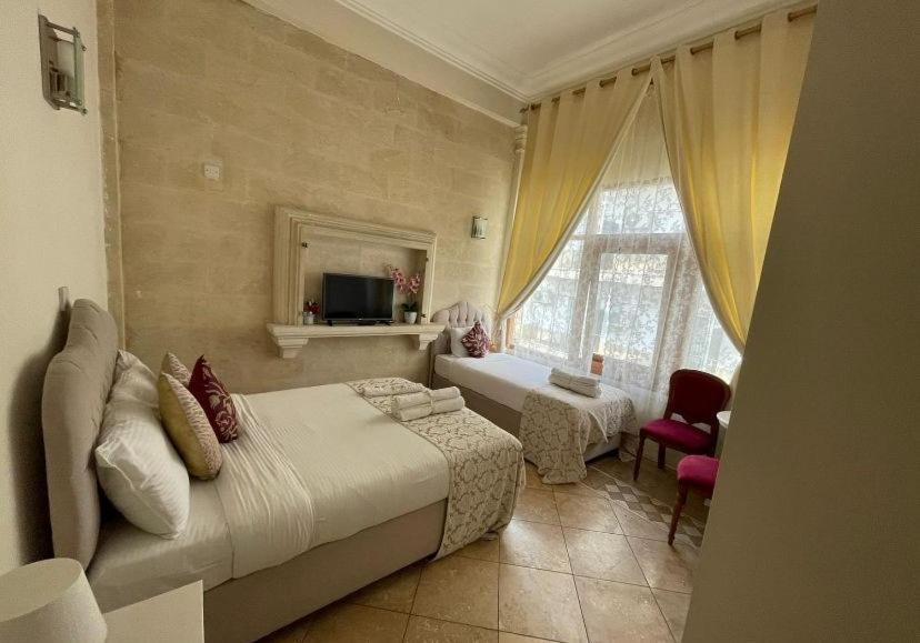 Lord'S Residence Boutique Hotel ไคริเนีย ภายนอก รูปภาพ