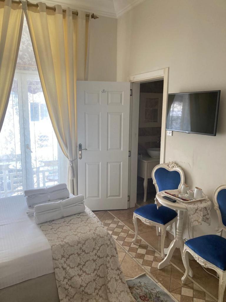 Lord'S Residence Boutique Hotel ไคริเนีย ภายนอก รูปภาพ