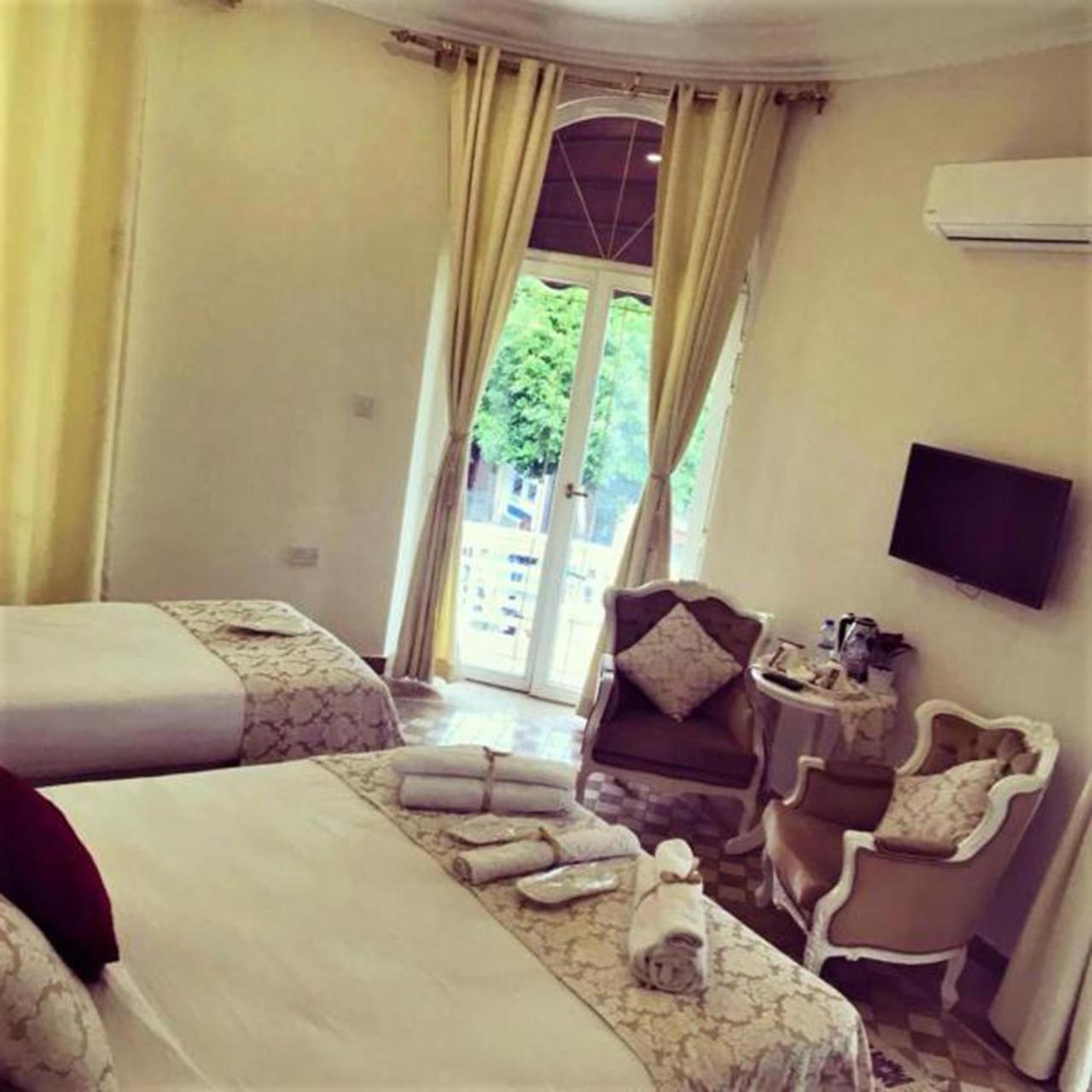Lord'S Residence Boutique Hotel ไคริเนีย ภายนอก รูปภาพ